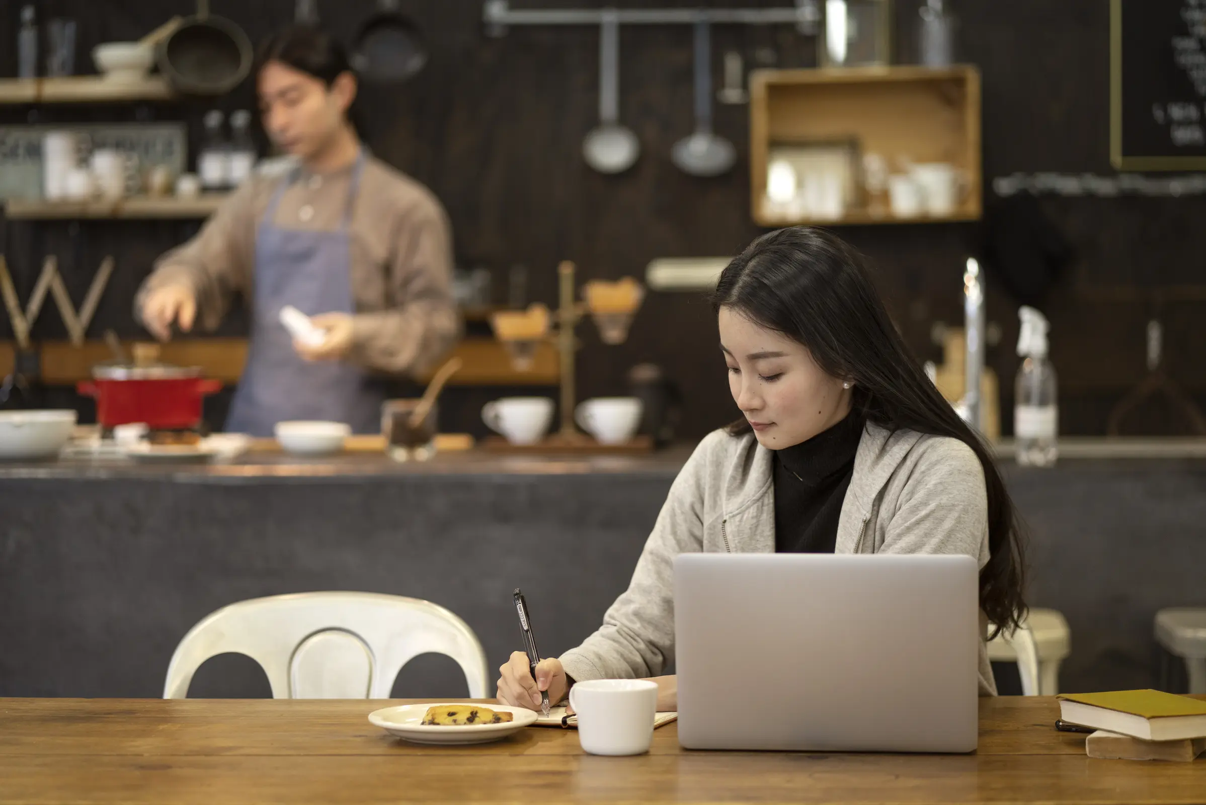 Rekomendasi Cafe WFH Friendly di Surabaya Barat